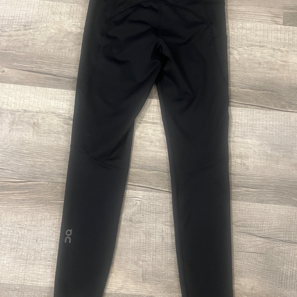 On Running leggings